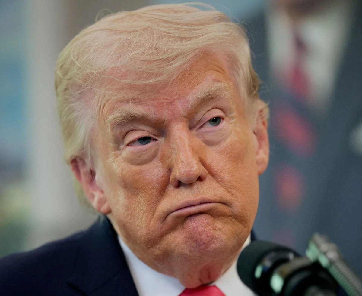 Iran US negotiations war rejected by Iranian military command as airstrikes continue over Tehran and Middle East in week four of Operation Epic Fury with Strait of Hormuz closure deepening global energy crisis in 2026.