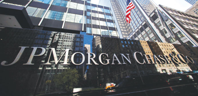 News graphic showing JPMorgan earnings growth with headline on trading gains and strong Q1 financial performance.