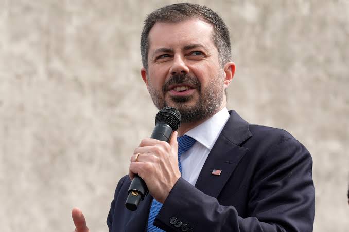 Pete Buttigieg children controversy over a false CPS report involving his family and political response.